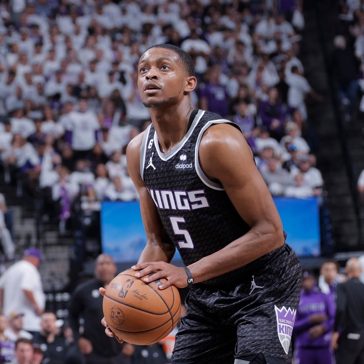 开云体育网页版登录入口浓眉哥在篮网比赛中精彩发挥，败北引发热议！(浓眉哥cba)