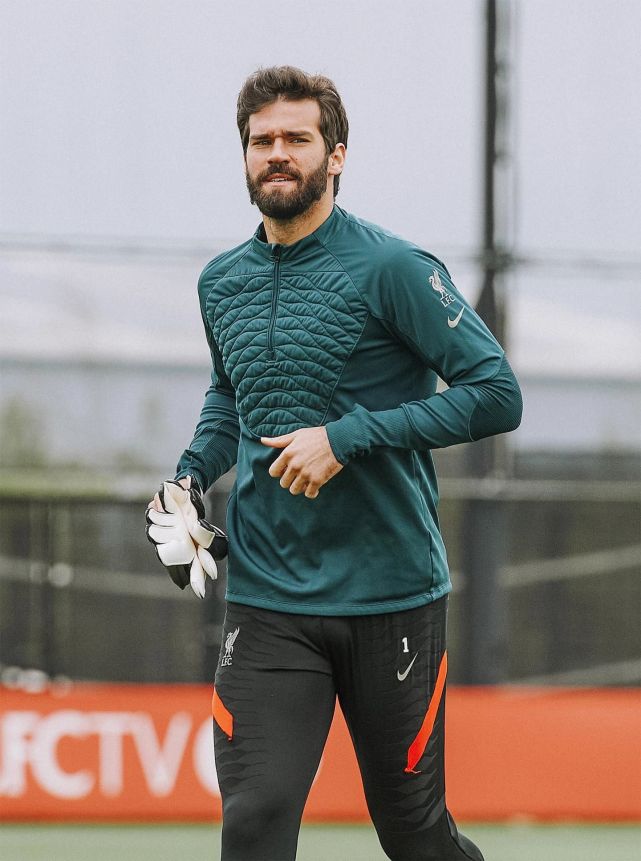 开云体育网页版登录入口关于国际比赛日比利亚雷亚尔备战英超；队长鼓劲细节曝光；球迷炸锅；高层口径保持一致的信息